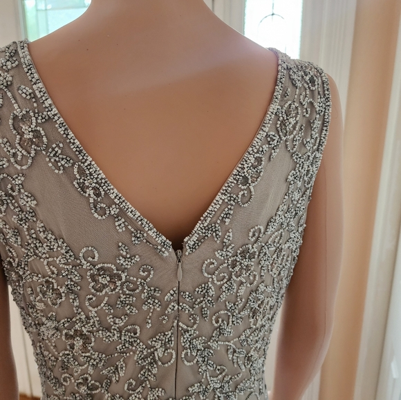 Pissaro Nights Beaded Mesh Long Formal Grown Silver Gray Size 8 - Picture 5 of 9